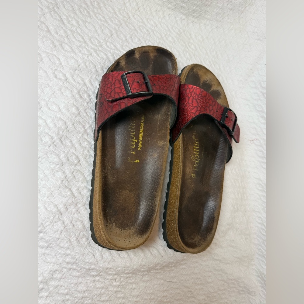 Red Buckle Slide Birkenstocks size eu 40